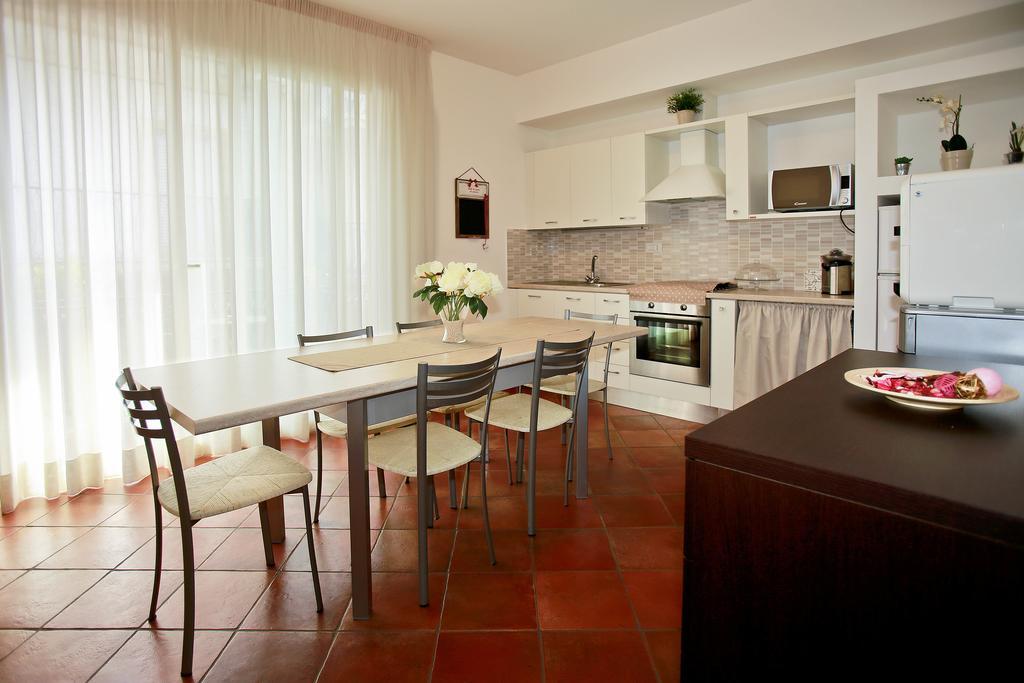 B&B A Casa Di Amici 지아르디니낙소스 외부 사진