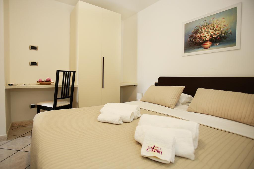 B&B A Casa Di Amici 지아르디니낙소스 외부 사진