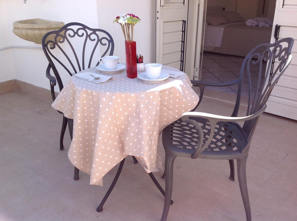 B&B A Casa Di Amici 지아르디니낙소스 외부 사진